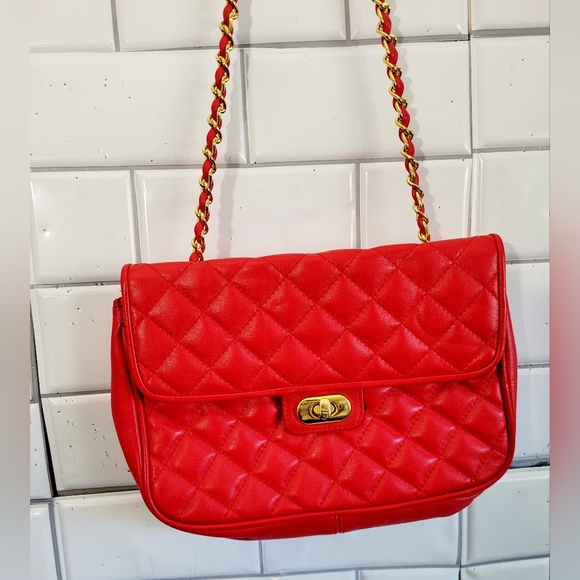 Borelli Vintage Red Leather Quilted Shoulder Purse Gold Hardware Sliding Adjusta - Picture 2 of 8